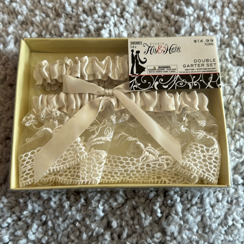 New Studio His & Hers Double Garter Set